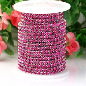 Стразовая лента Fuchsia (серебристая база)